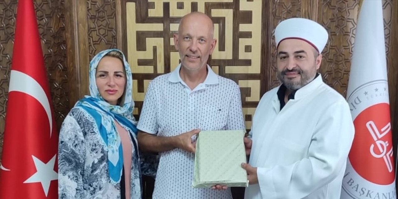 Norveçli vatandaşlar Konya'da Müslüman oldu