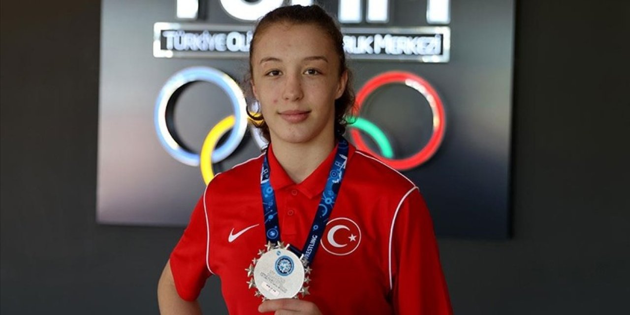 Milli güreşçi Eylem Engin bronz madalya kazandı