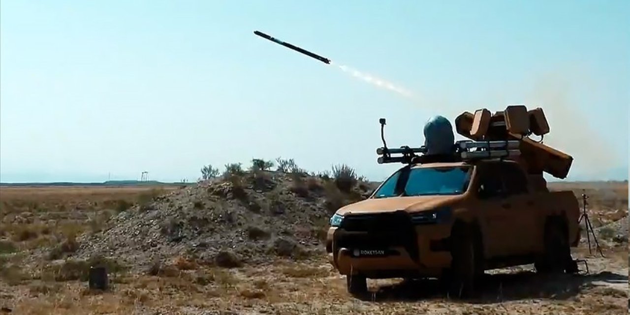 Cirit füzesinden hava hedefine tam isabet