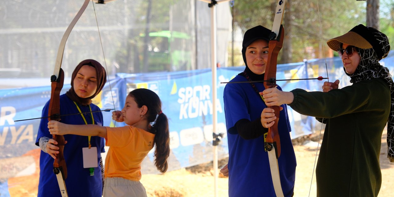 Konya'da anne-kız kamp keyfi