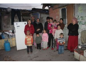 Evleri Yanan 13 Kişilik Aile Yardım Bekliyor