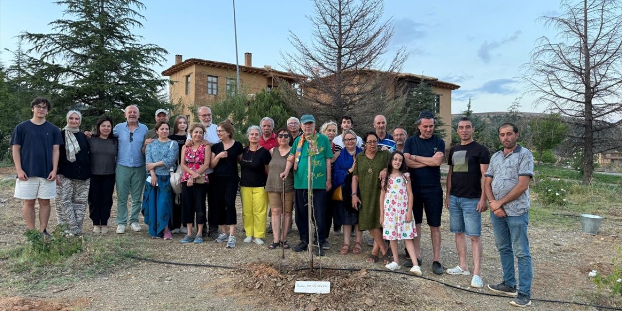 Prof. Sözen adına Konya'da fidan dikildi