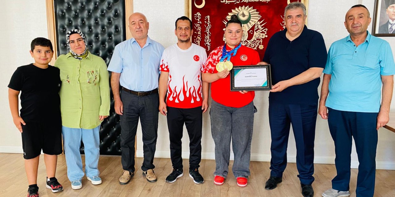 Avrupa Şampiyonu Sudenaz Yılmaz'dan Başkan Karabulut'u ziyaret etti