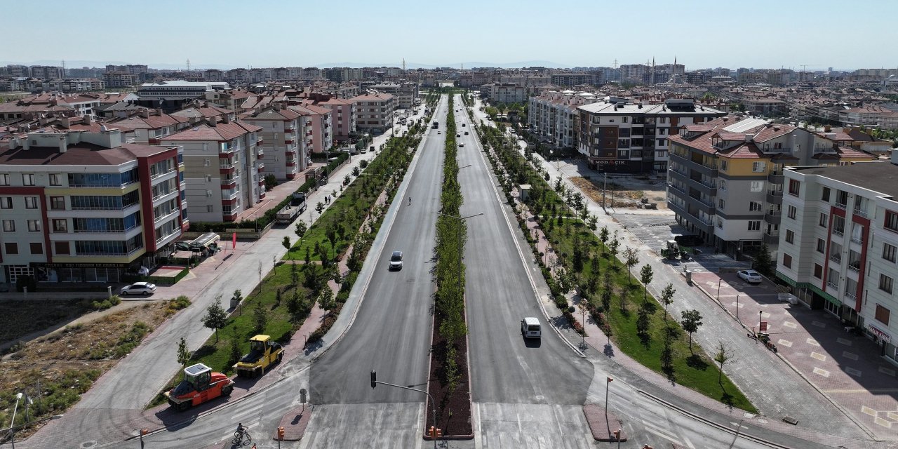 Konya'nın caddesinde asfalt yenileniyor