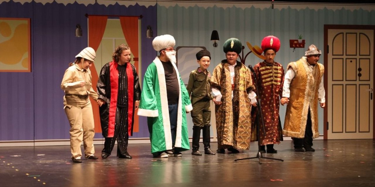 Otizmli çocuklardan gururlandıran performans