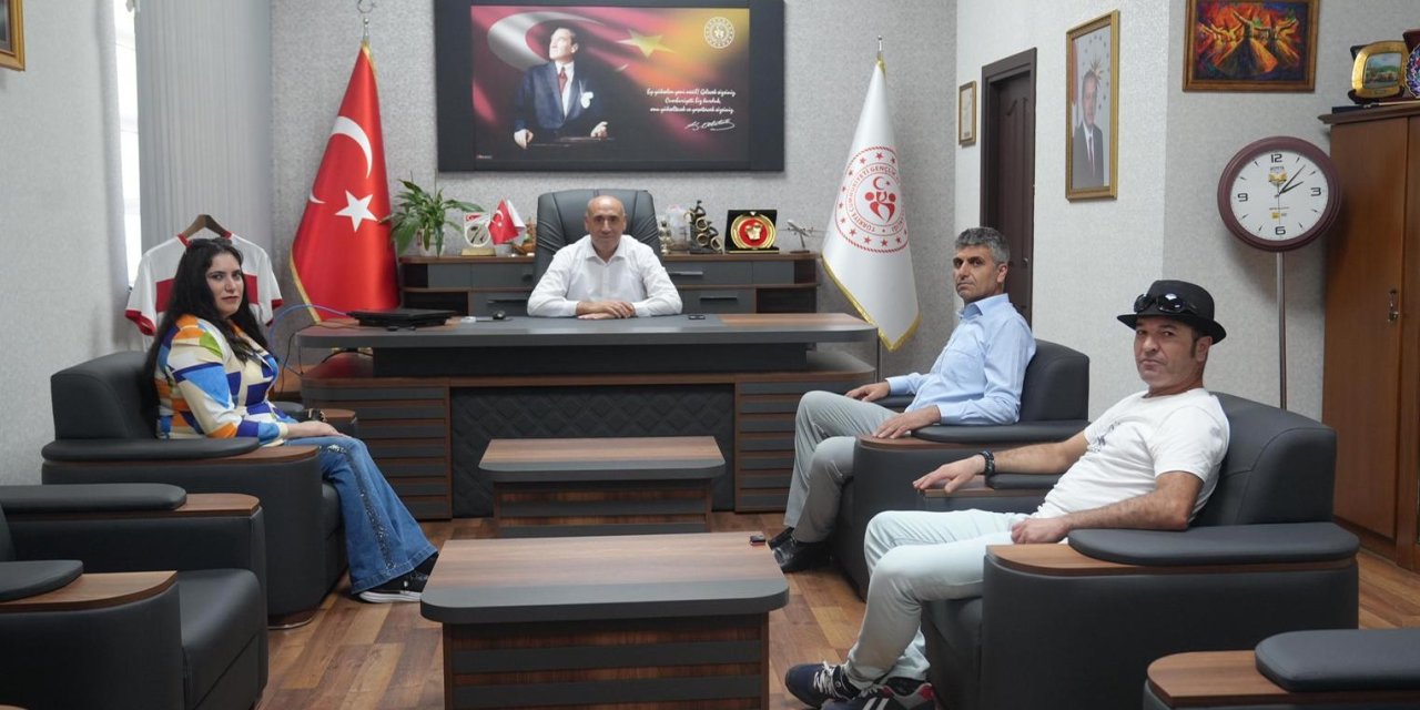 Öztürk’ten 'Görmeyenler'e destek sözü