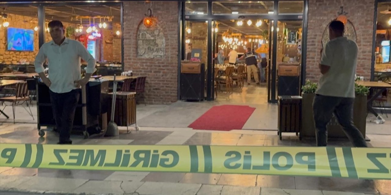 Restoranda eski eşini ve 3 kişiyi yaraladı