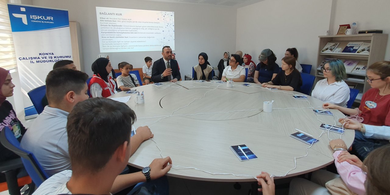 Gençler YKS tercih danışmanlığına katıldı