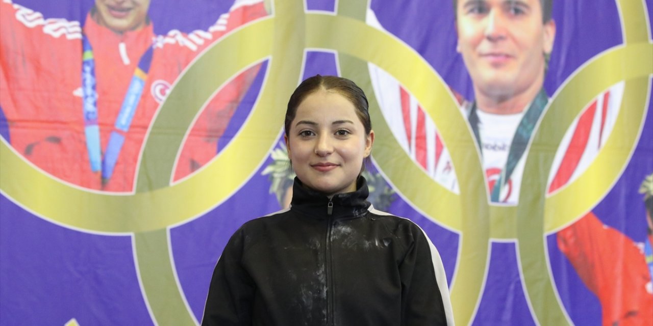 Konyalı halterci Fatma Sena, Los Angeles'a odaklandı