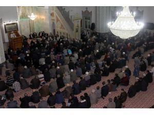 Sivaslılar Kandil Gecesinde Kardeşlik İçin Dua Etti