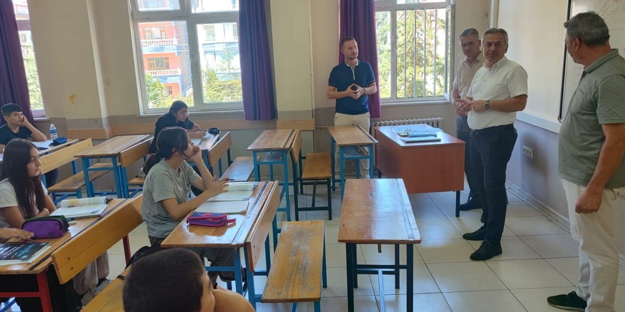 Yiğit'ten devam eden kurslara ziyaret