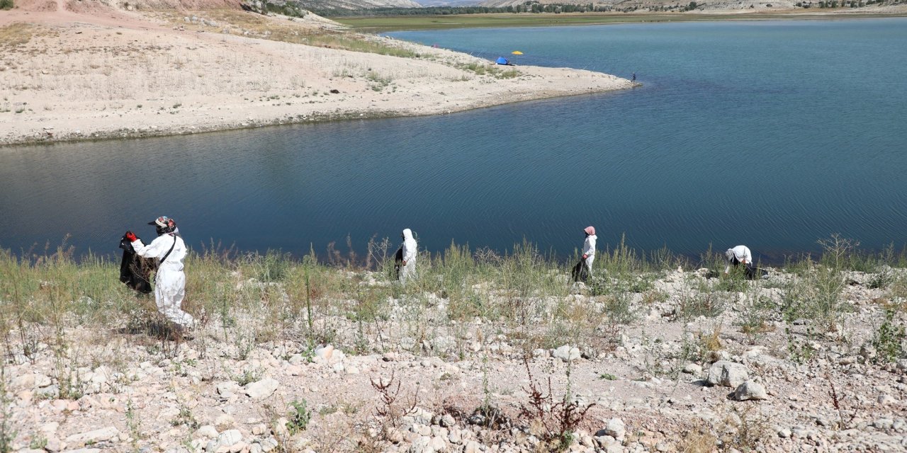 Altınapa'da temizlik çalışması yapıldı
