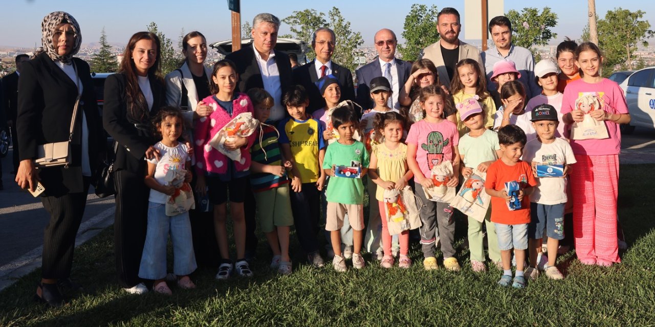 Pekyatırmacı, Dusak'ı konuk etti