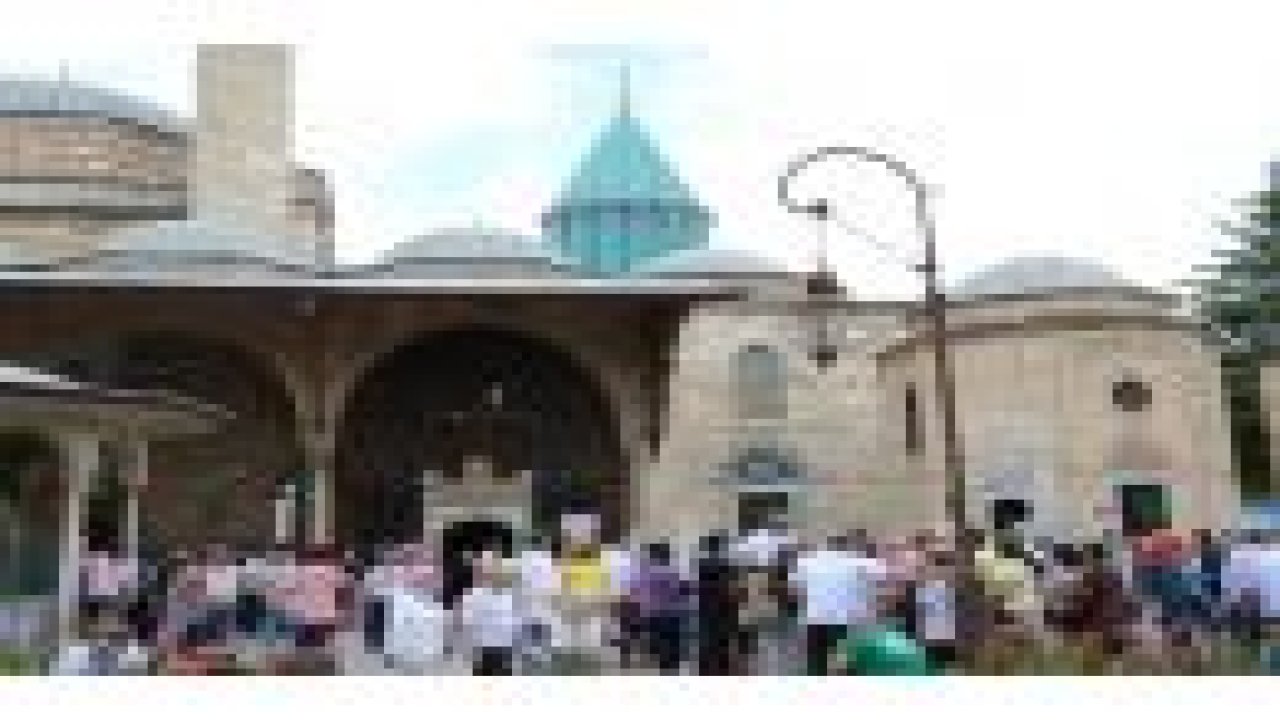 Mevlana Müzesinde hareketlilik