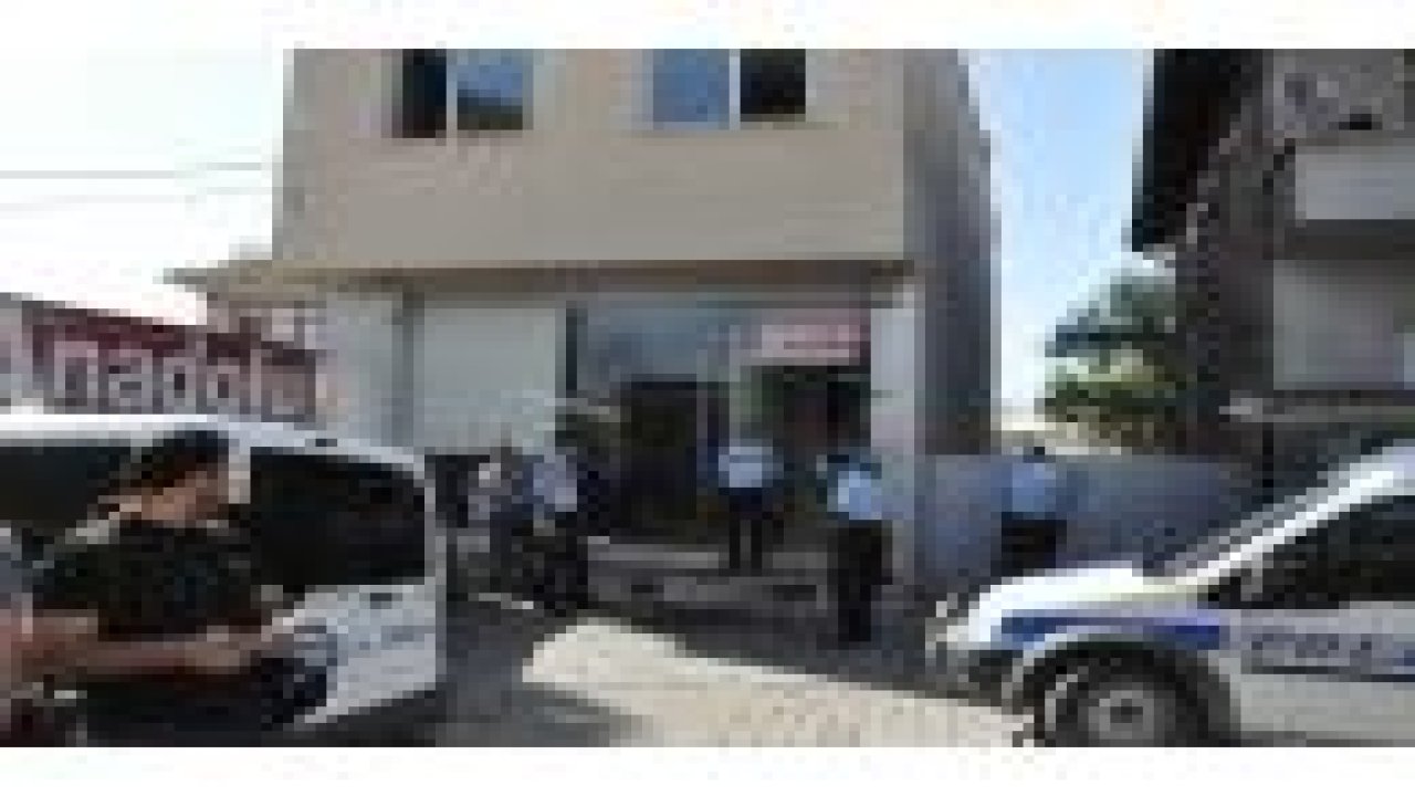 Gazete sahibi denetçilere kurşun yağdırdı