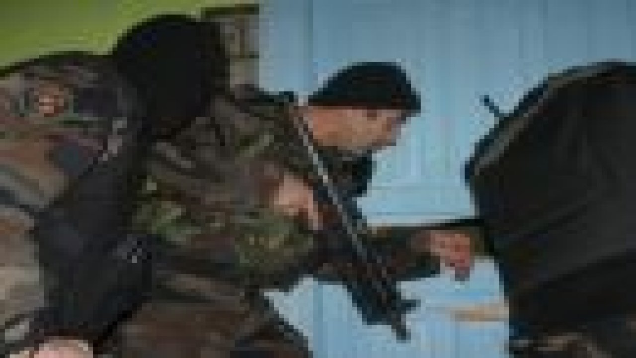 Yeni Mahalle'ye 7. baskın!