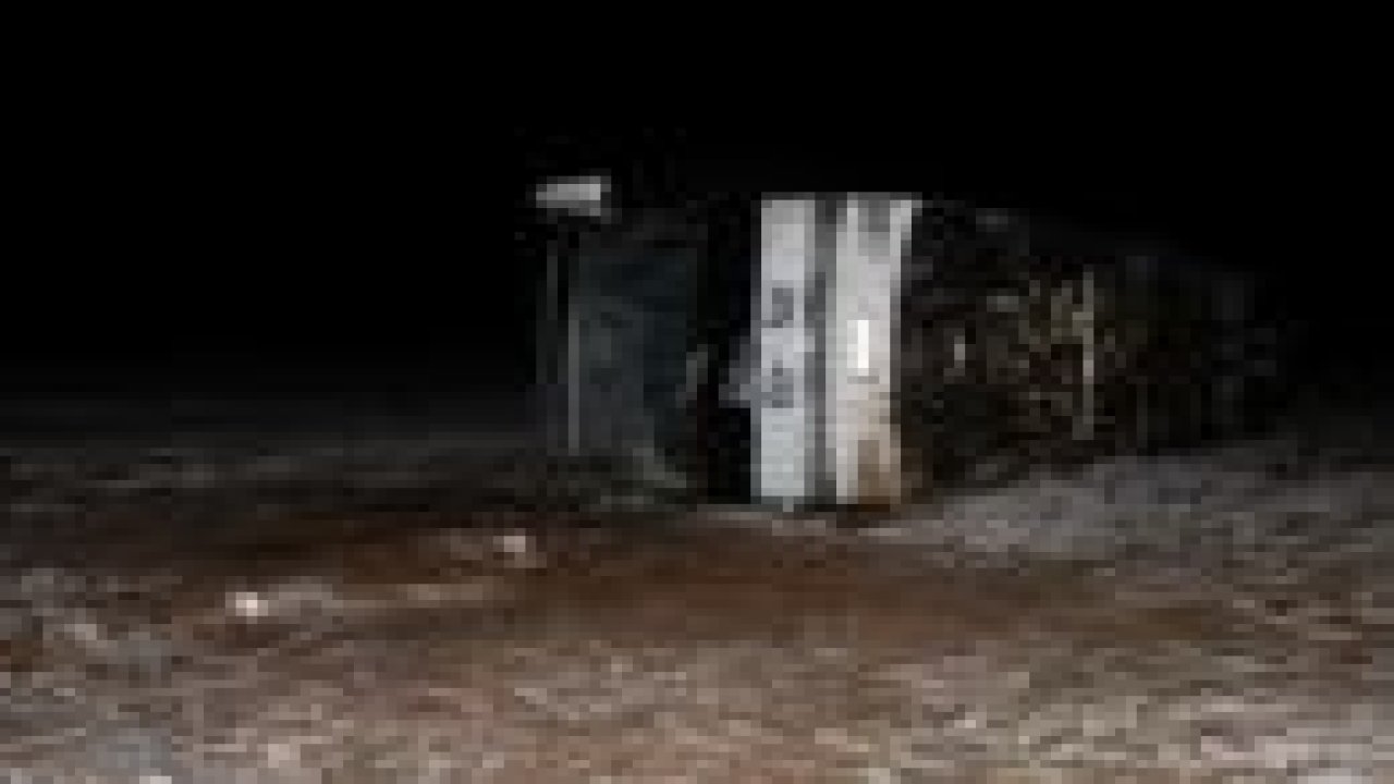 Yolcu otobüsü devrildi: 8 yaralı