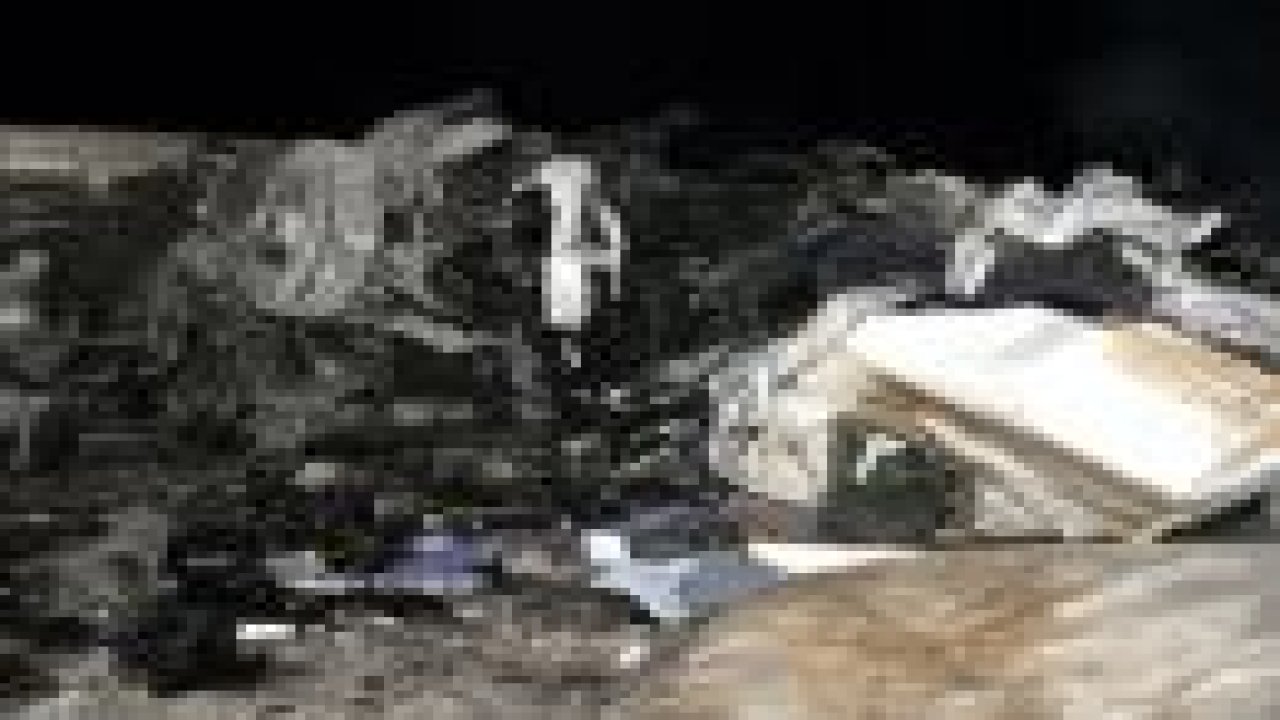 TIR ile kamyon kafadan çarpıştı: 2 ölü