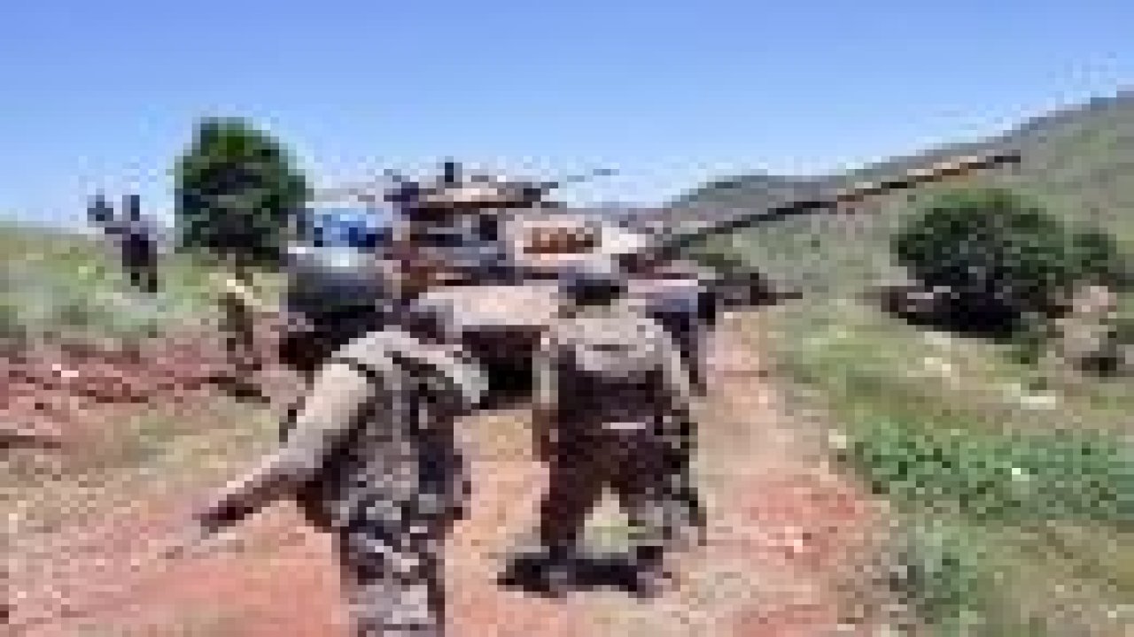 BDP'liler askere kalkan oldu