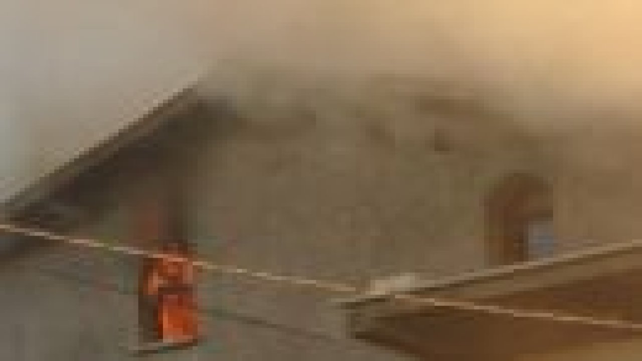 Söndürülmeyen ocak evi yaktı