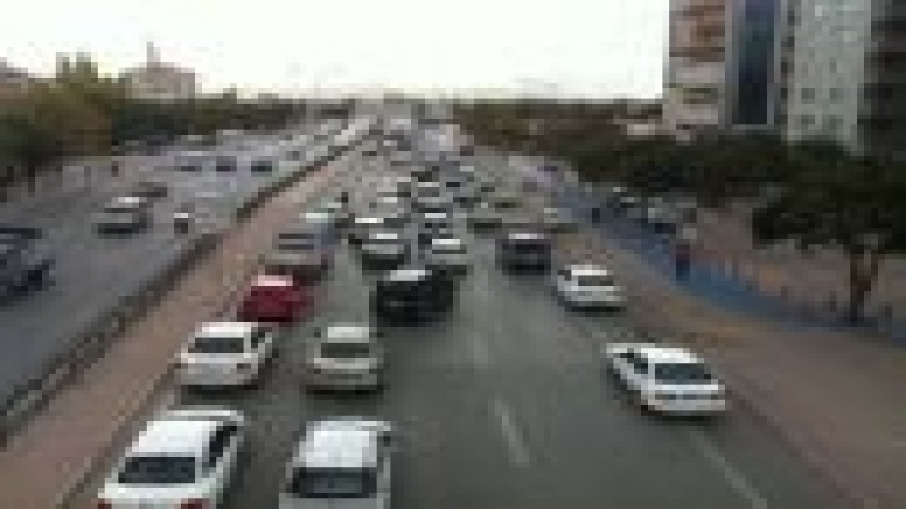 Zincirleme kazada 6 araç birbirine girdi