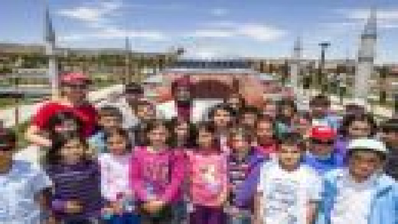 Bozkırın ortasında dinazor sesleri