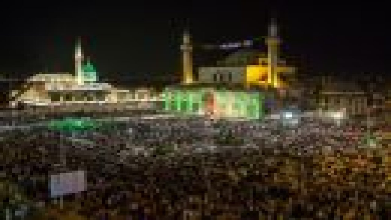 Cemaat meydana sığmadı