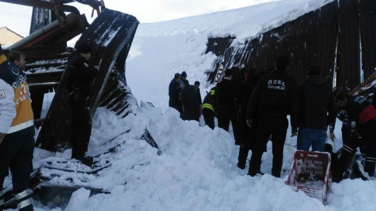 Konya'da pazar yerinin çatısı çöktü!