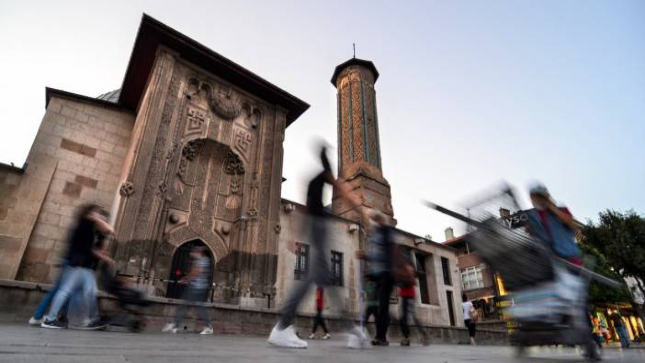 Konya'daki bu eser görenleri tarihte yolculuğa çıkarıyor