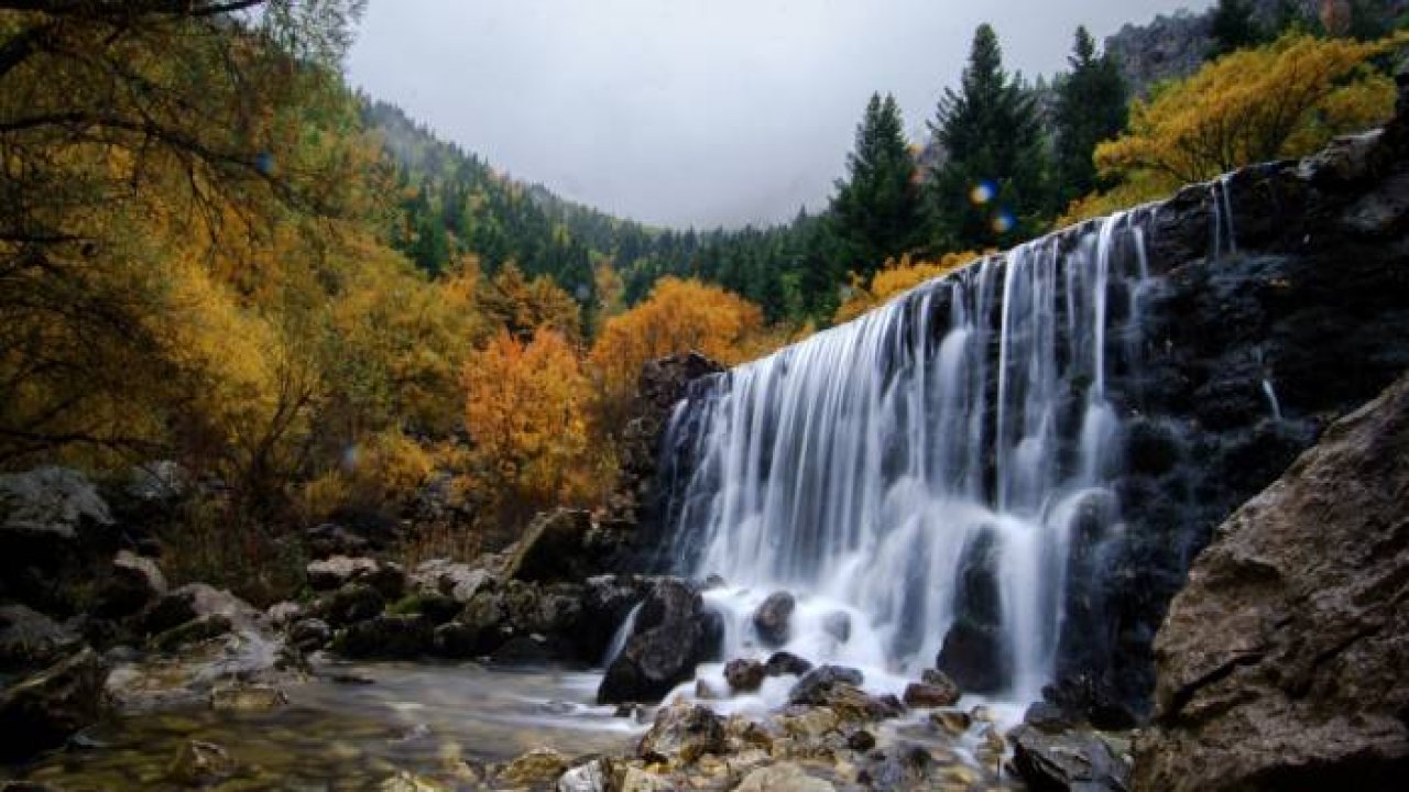 Toroslar'ın el değmemiş şelalelerinde sonbahar güzelliği