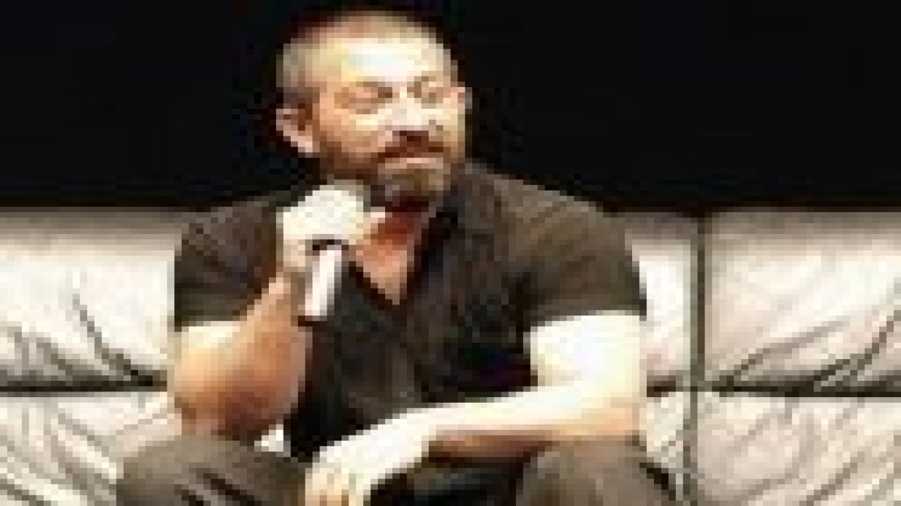 Cem Yılmaz Yine Kırdı Geçirdi