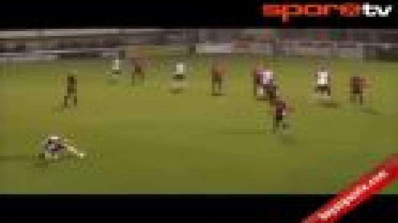 Böyle Frikik Kullanan Görülmedi