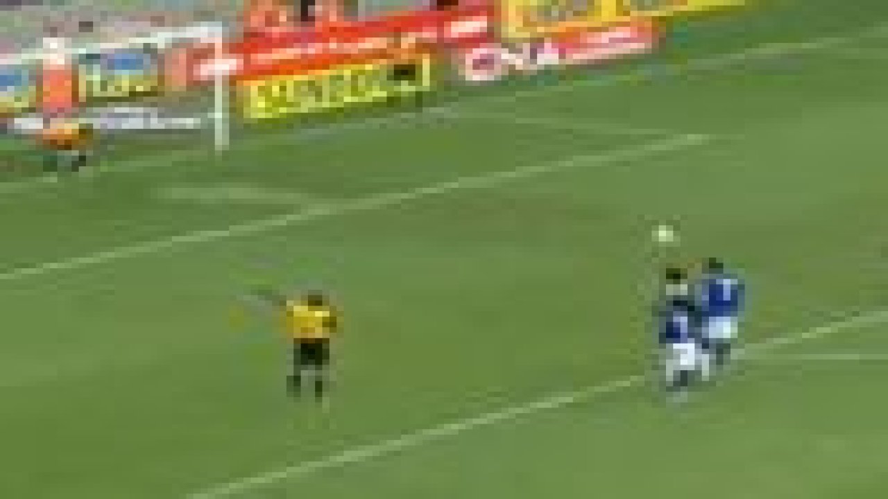 Sende mi Ronaldinho! Penaltıyı nereye attı?