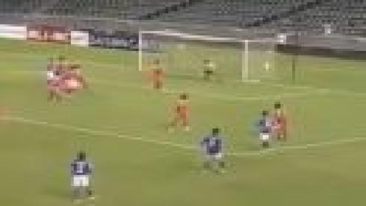 İşte futbol tarihine geçen bir gol daha!