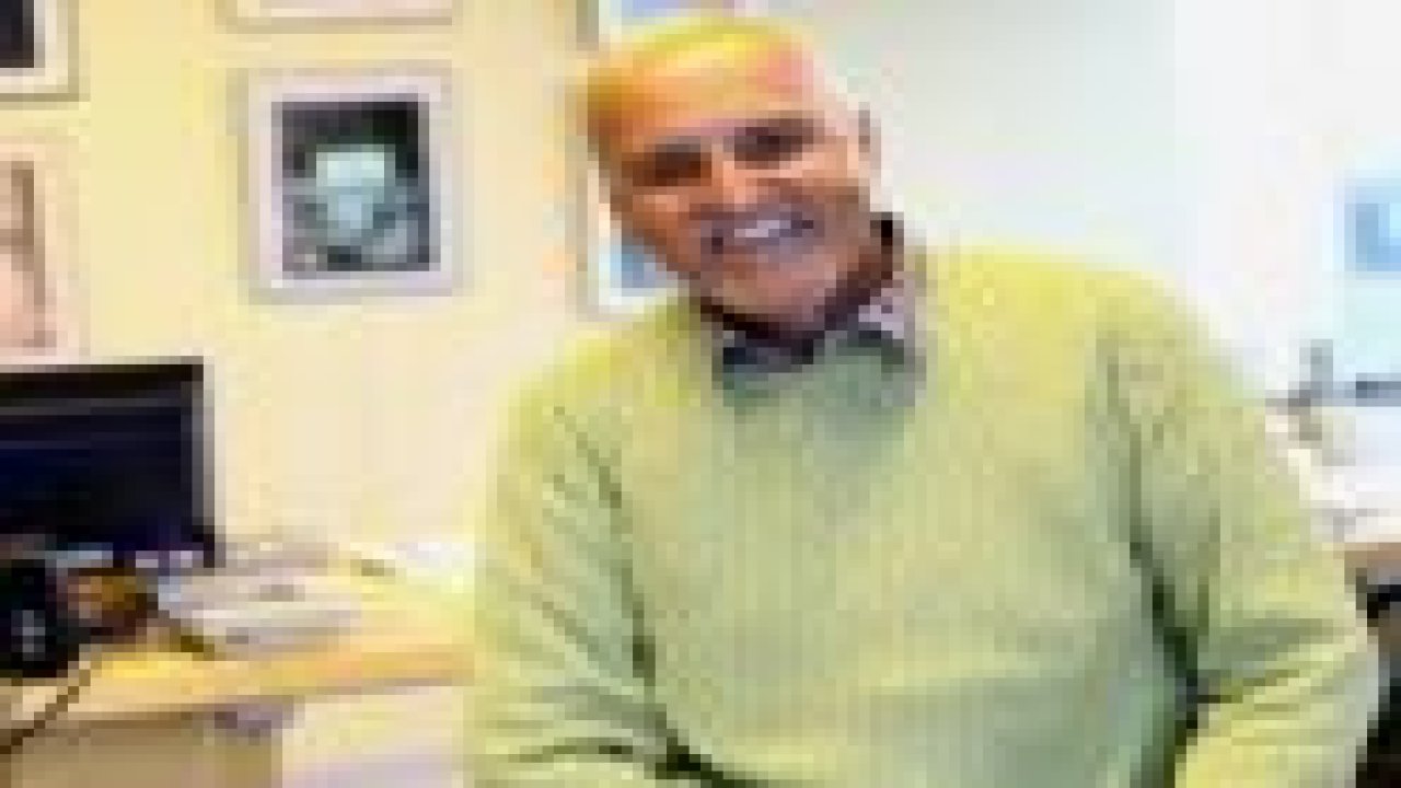 Birand: Başörtü markamıza zarar verir