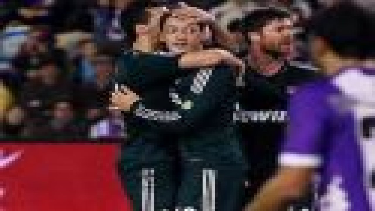 Mesut Özil Real Madrid'i ipten aldı