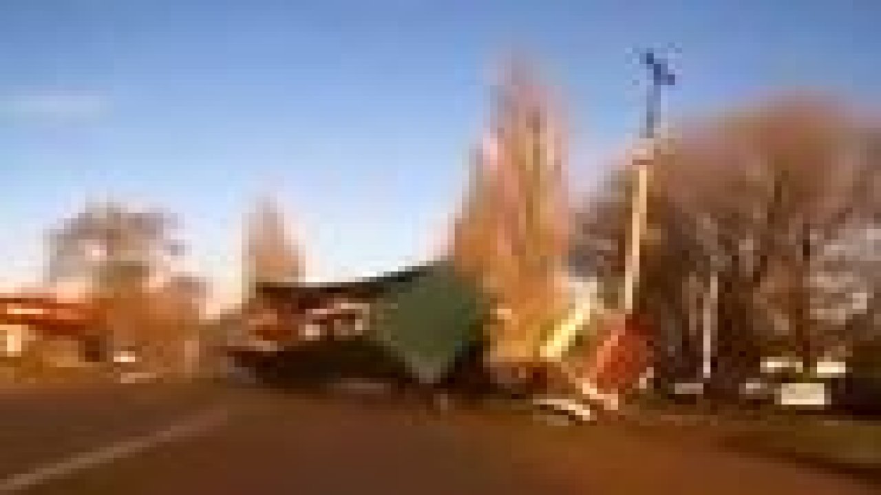 Devrilen Kamyondan İnekler Böyle Savruldu