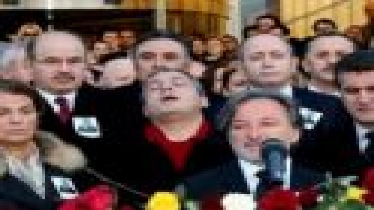 Birand'ın oğlu gözyaşlarına boğuldu!