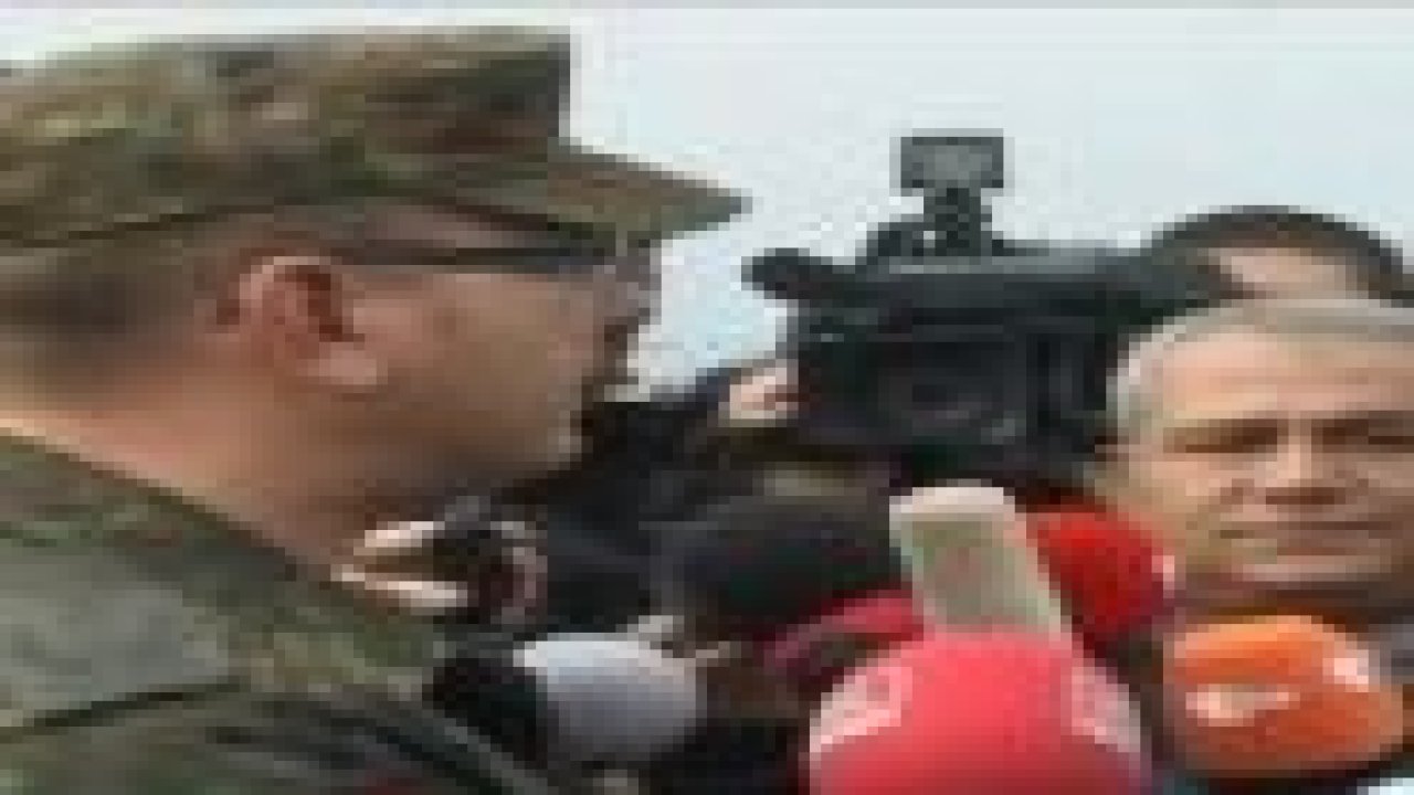 Alman komutan: Füzeler saldırı için değil