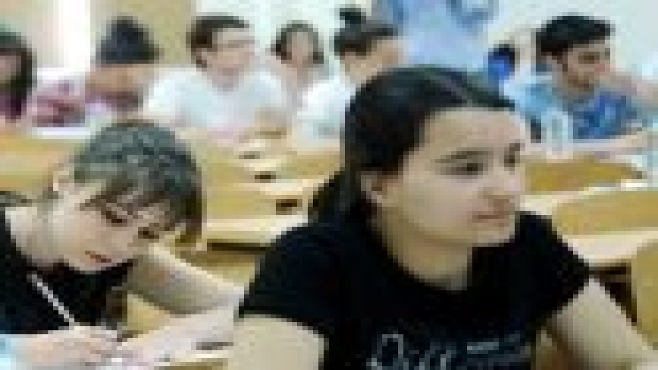 Üniversite mezunları Davutoğlu’nu tanımadı