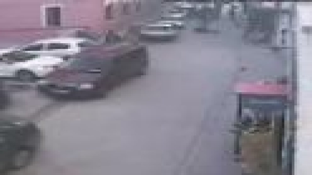 Bıçaklama anı kamerada