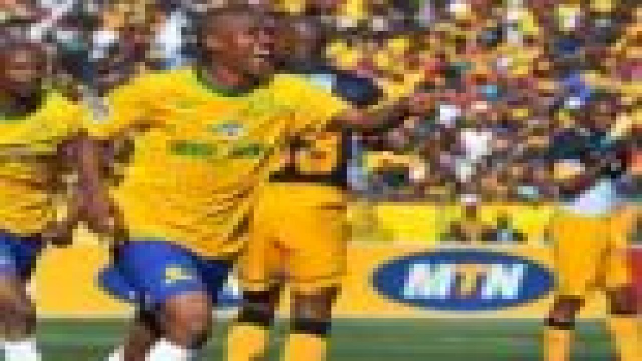 Kaleciyi 60 metreden fena avladı