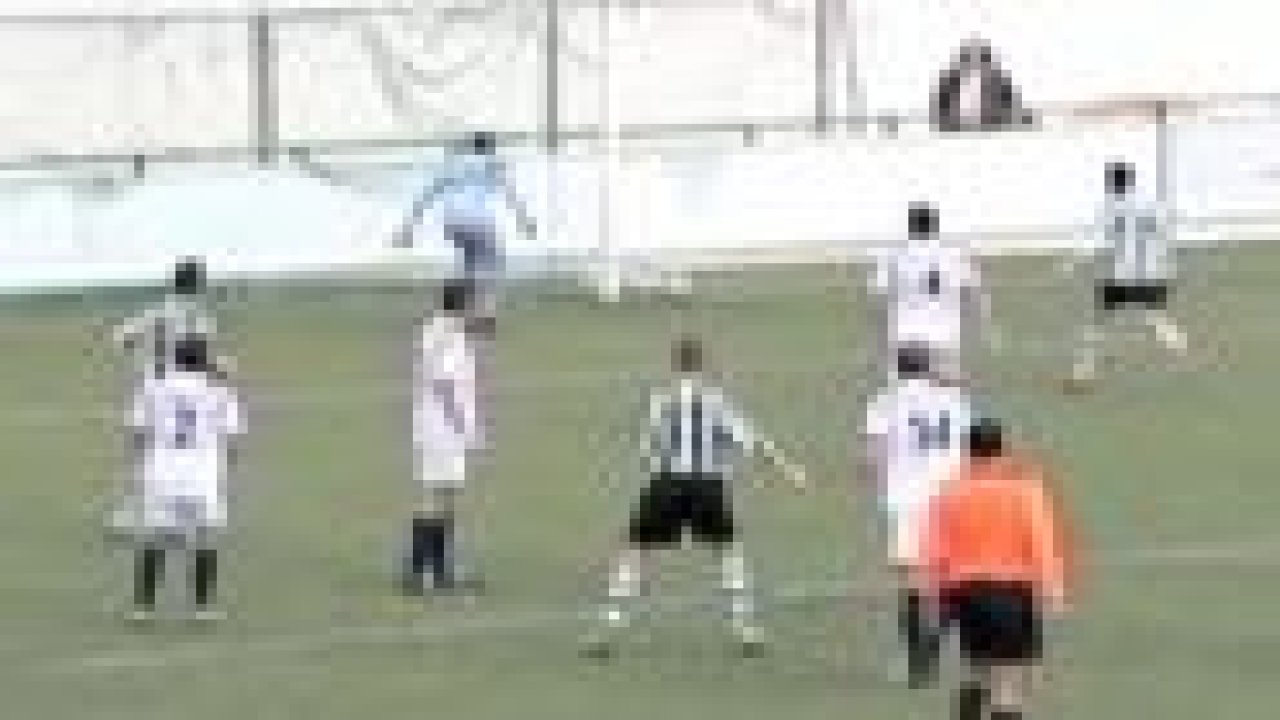 Hakemin gol dediği pozisyona bakın