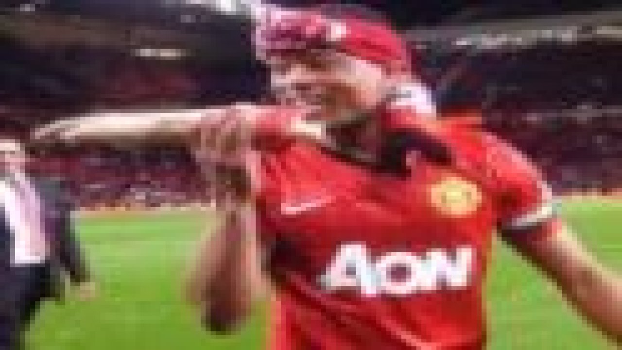 Patrice Evra, Suarez'le fena dalga geçti!