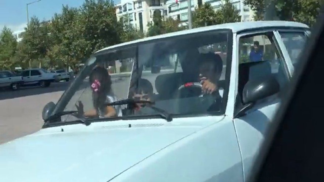 3 çocuk şahini kaçırıp tur attı