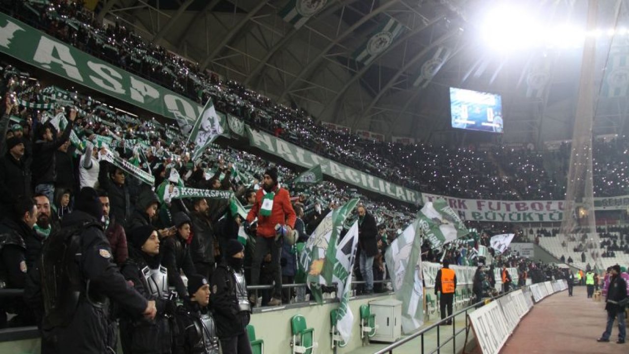 Konyaspor taraftarından 42. dakika şovu