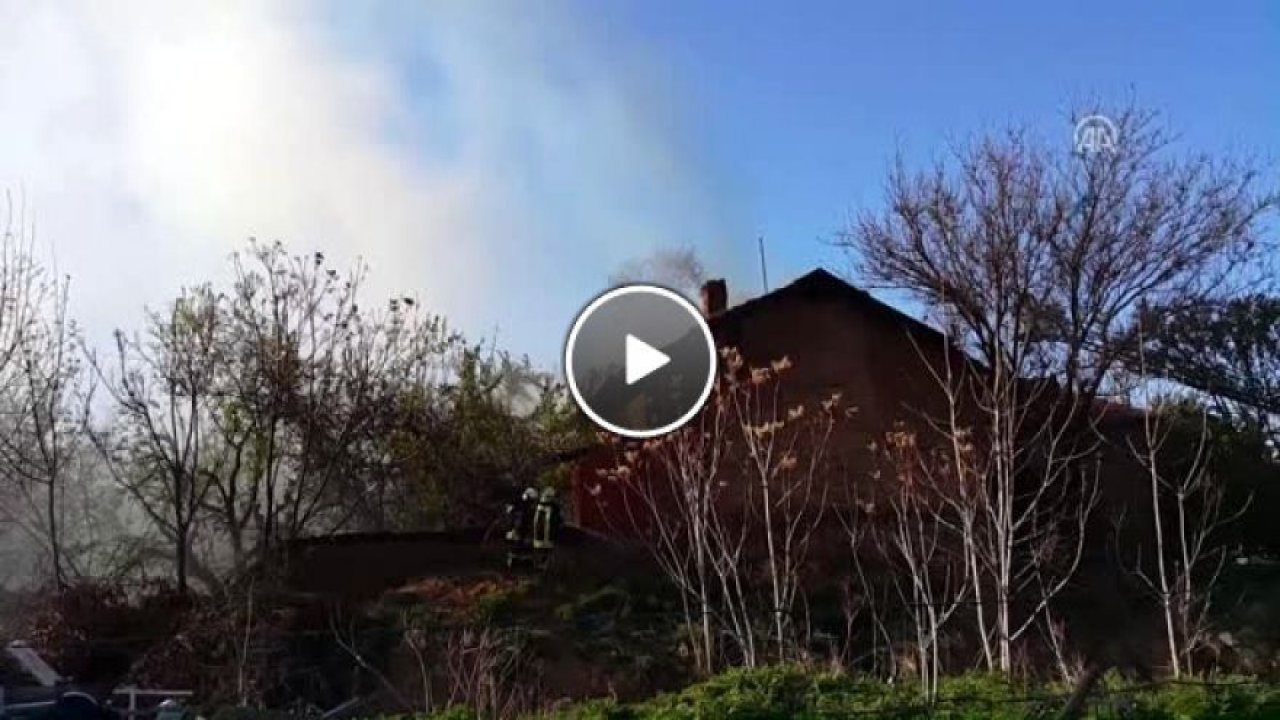 Boş evde çıkan yangın paniğe neden oldu