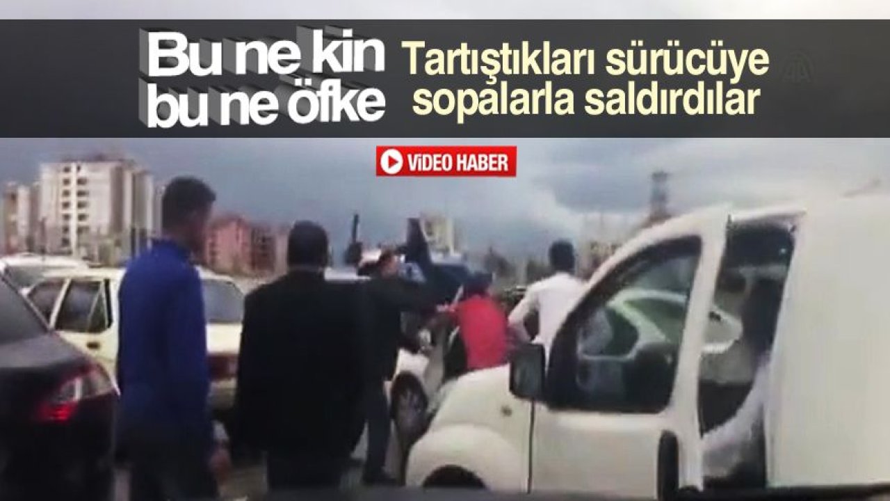 Trafikte sopalı kavga