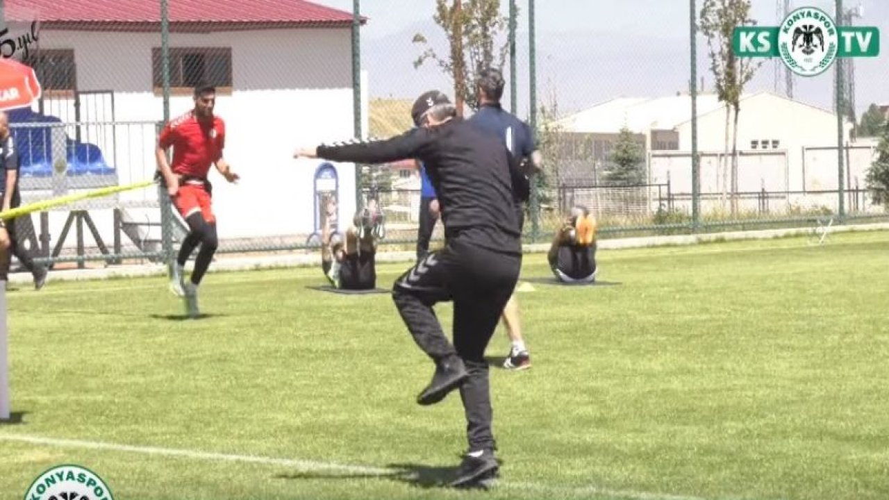 Reşit Akçay'dan kolbastı şov