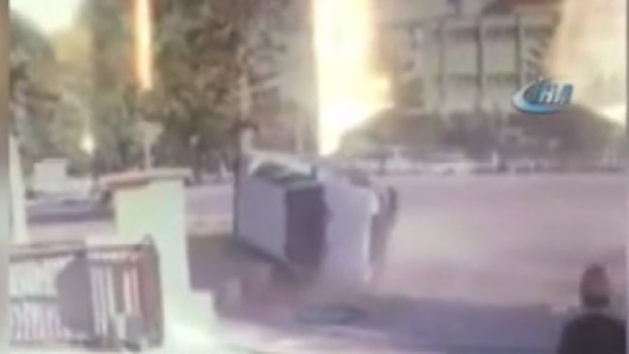 Kontrolden çıkan otomobil kaldırıma devrildi: 4 yaralı